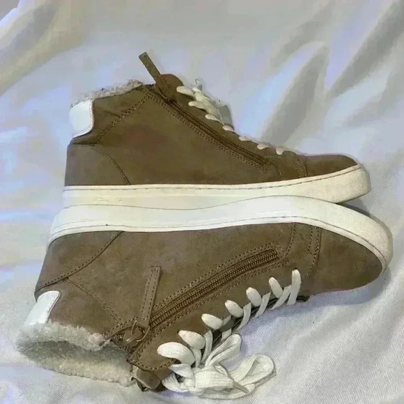 Universal Thread Shoes - Universal Thread | Tilly Faux Sherpa Lined High Top Sneakers - Taupe Size 10
